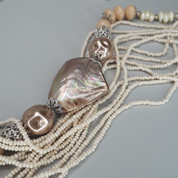 Vintage Mother of Pearl Jewelry Set - Picture 3 of 7